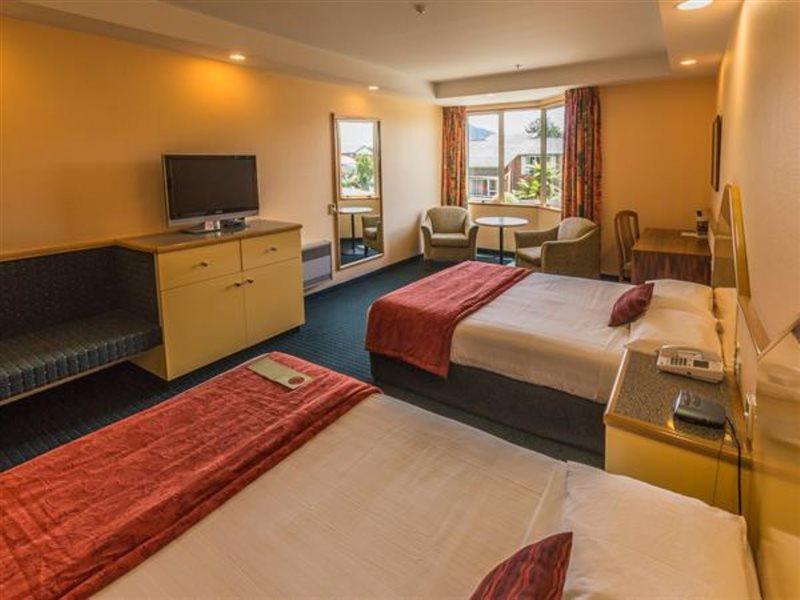 Distinction Luxmore Hotel Te Anau Kültér fotó