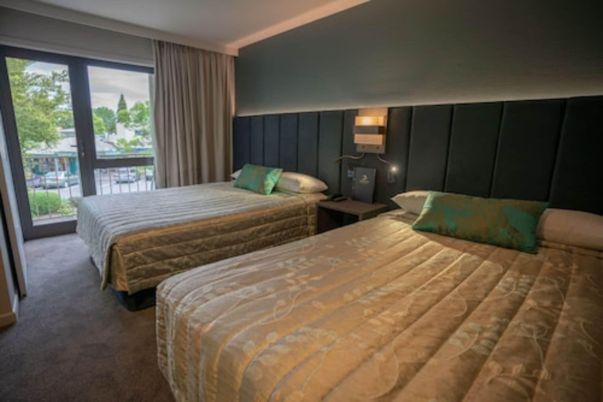 Distinction Luxmore Hotel Te Anau Kültér fotó