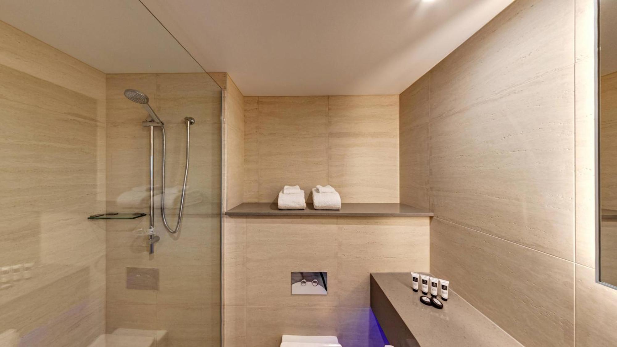 Distinction Luxmore Hotel Te Anau Kültér fotó