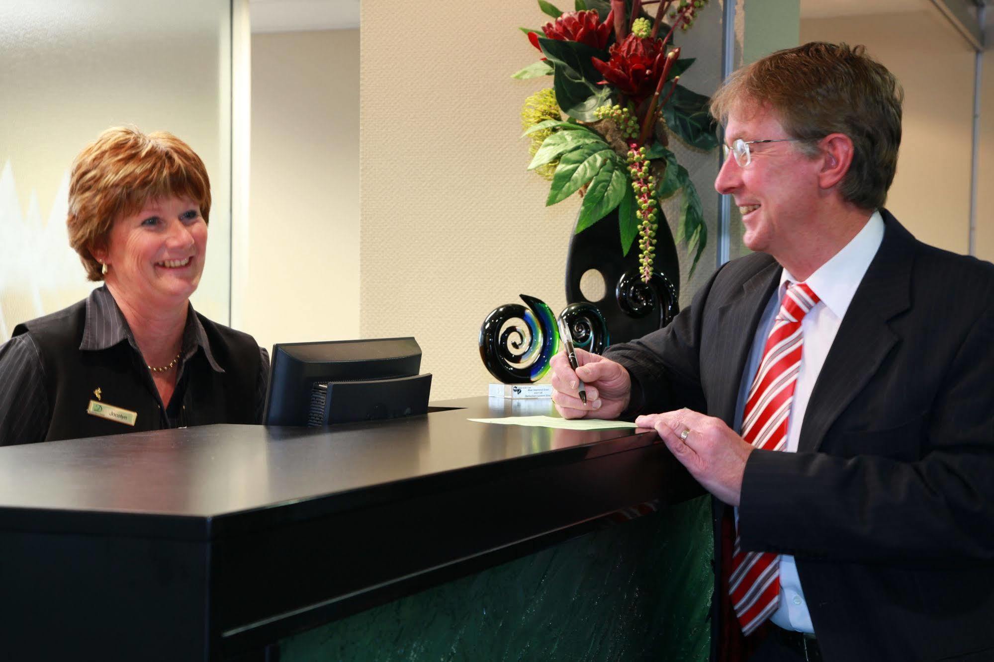 Distinction Luxmore Hotel Te Anau Kültér fotó